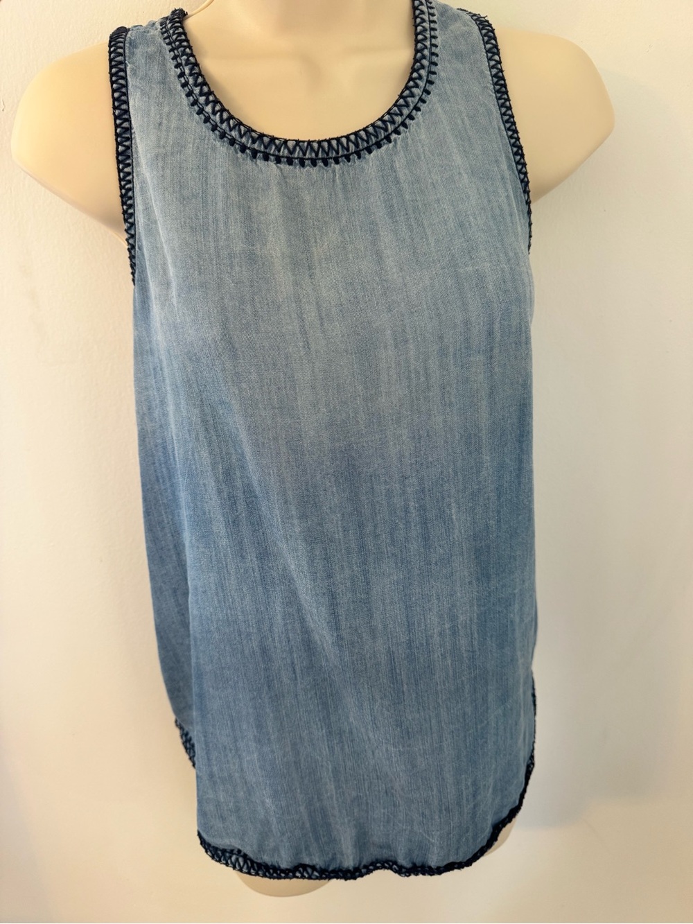 Denim-Effect Sleeveless Tank Top with Contrast Stitching - Blue
